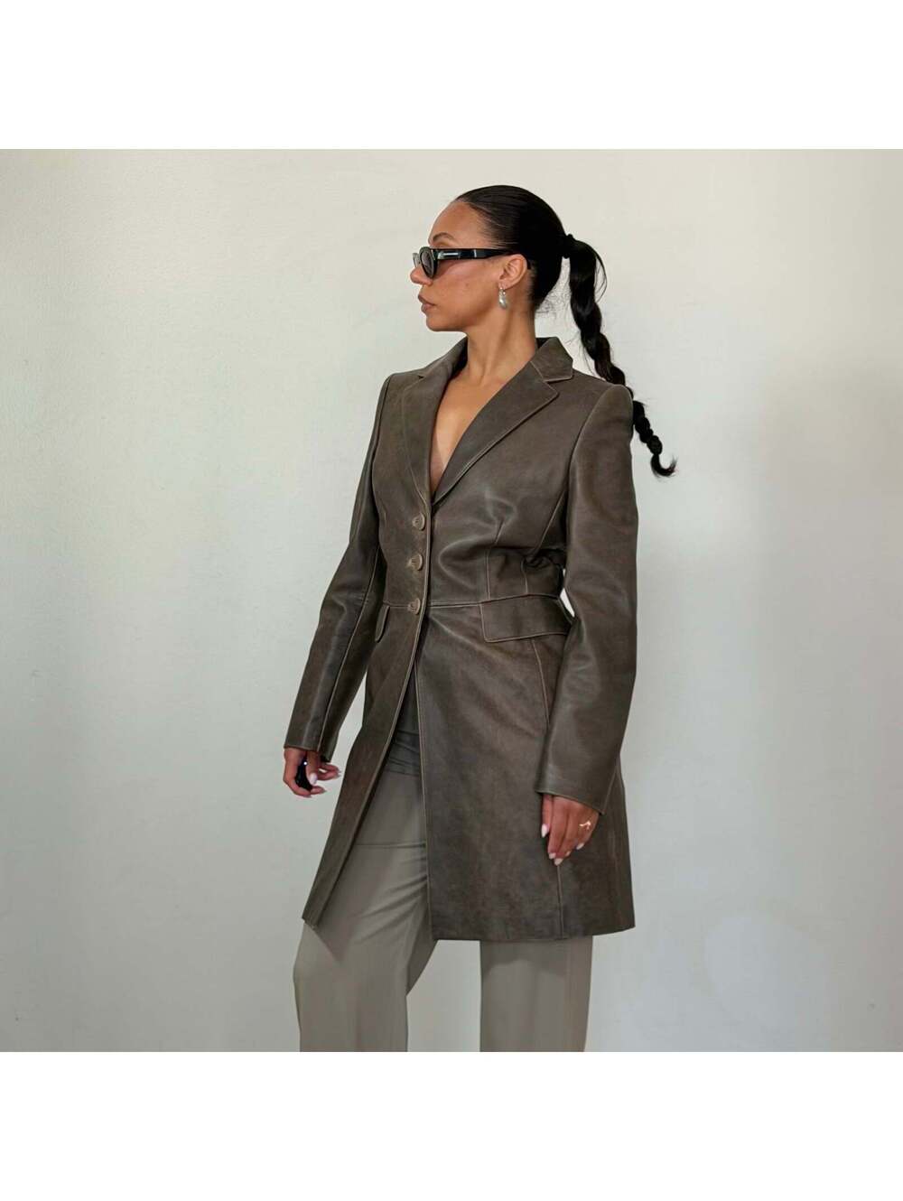 Escada - Picture 2 of 8